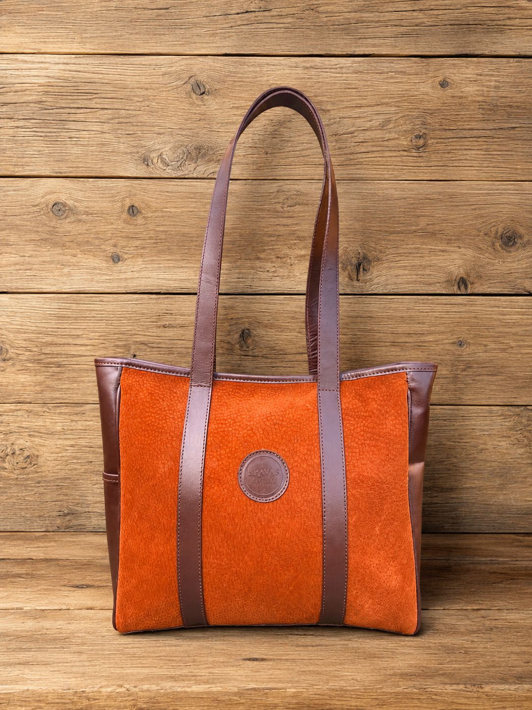 Bolso Bravas en cuero de carpincho